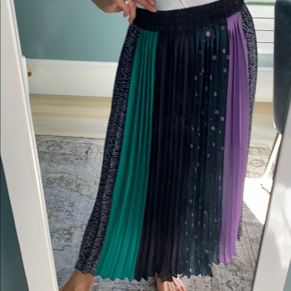 Kate spade pleated skirt - size xs elastic waist